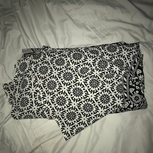 Black & White Tapestry